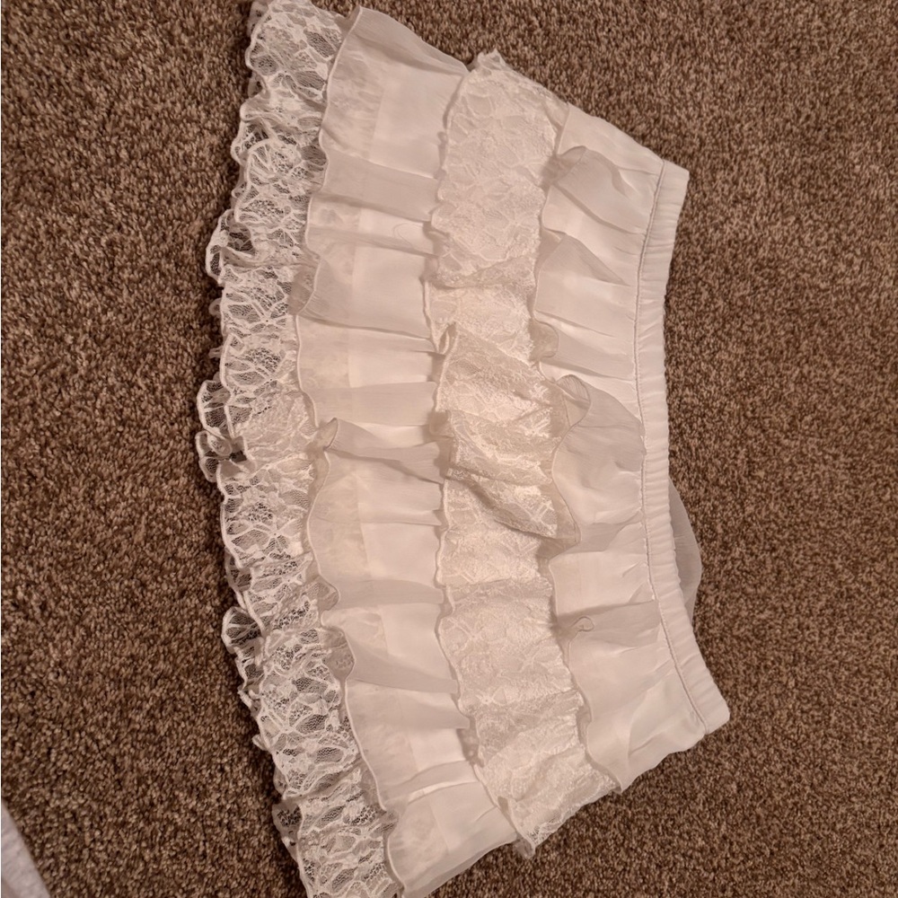 ✨ Hollister White Skort | Size M — NWT